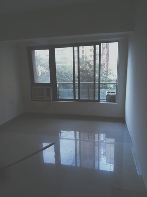 Room in 3 BHK Apartment at Prabhadevi – for Rent