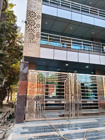  Warehouse For Rent in Sector 63