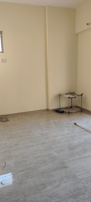 Room in 1 BHK Apartment at Fiama Residency, Thane West – for Rent