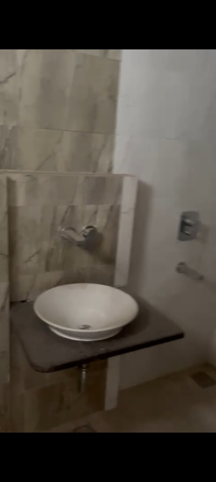 Bathroom, one-oak-atmos 3 Bedroom 1599 Sq.Ft. Apartment In Gomti Nagar Lucknow 9594781