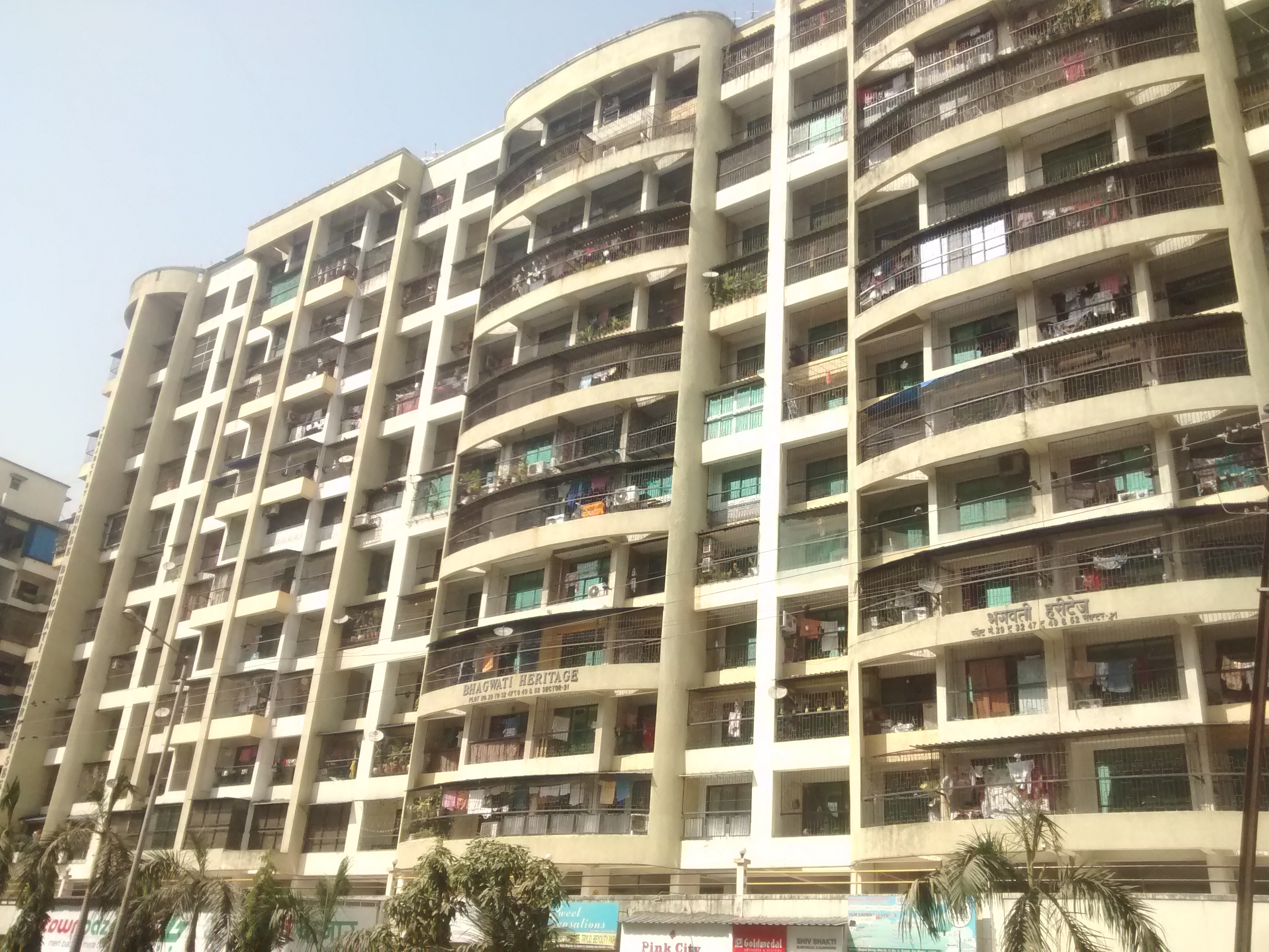 2 BHK + Extra Room 1215 Sq.Ft. Apartment in 5P Bhagwati Heritage