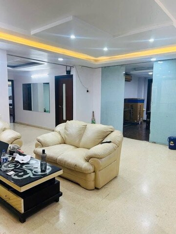 2 BHK Builder Floor For Rent in Saket