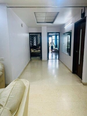 Room in 2 BHK Builder Floor at Saket – for Rent
