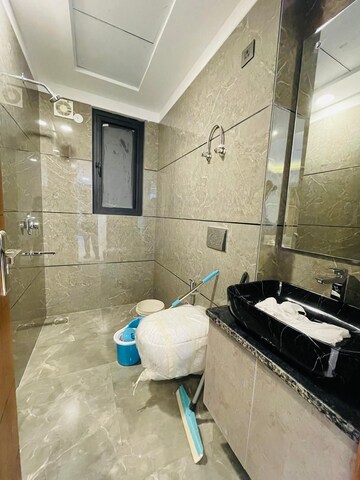 Kitchen in 4 BHK Apartment at BPTP Floors, Sector 70 – for Sale