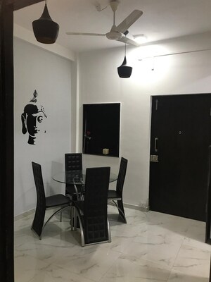 Team Area in 1 BHK Apartment at Khar West – for Rent