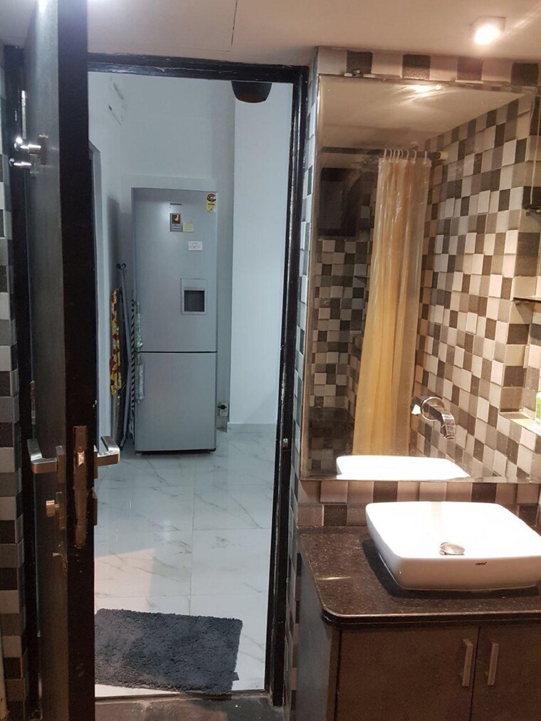 undefined, khar west 1 Bedroom 500 Sq.Ft. Apartment In Khar West Mumbai 9594807