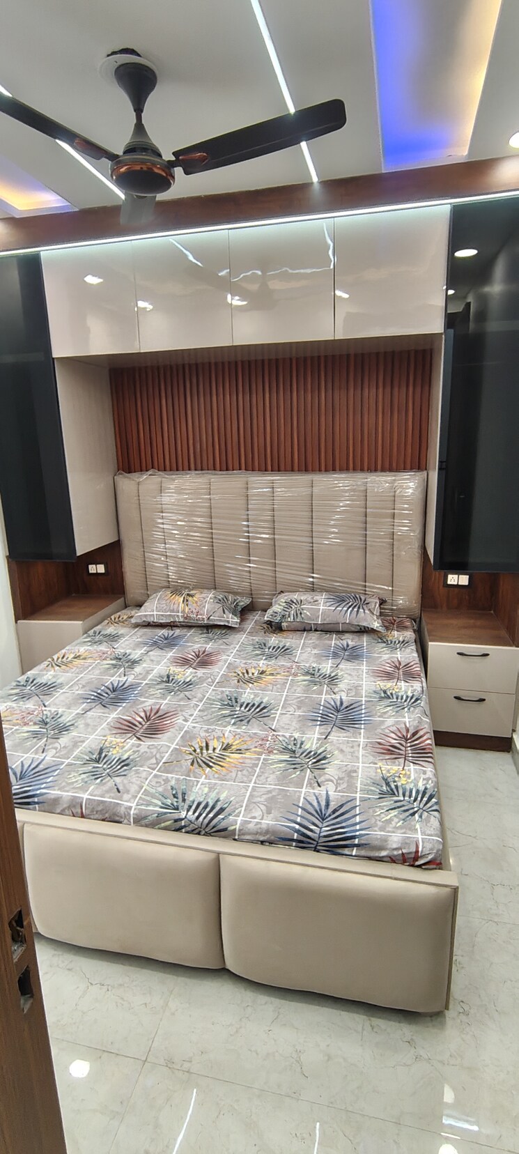 Bedroom, dwarka mor 3 Bedroom 80 Sq.Yd. Builder Floor In Dwarka Mor Delhi 9594937