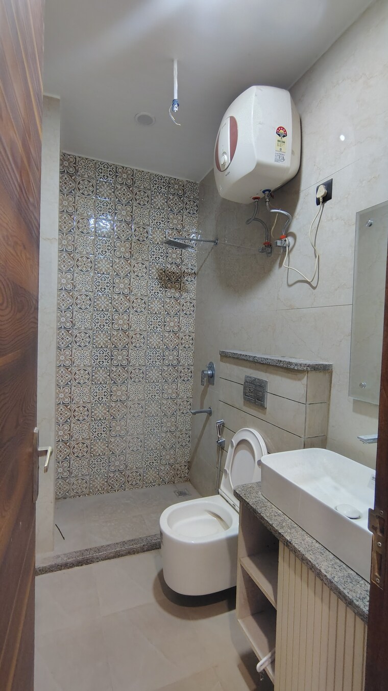 Bathroom, aez-aloha 2.5 Bedroom 1400 Sq.Ft. Builder Floor In Sector 57 Gurgaon 9594857