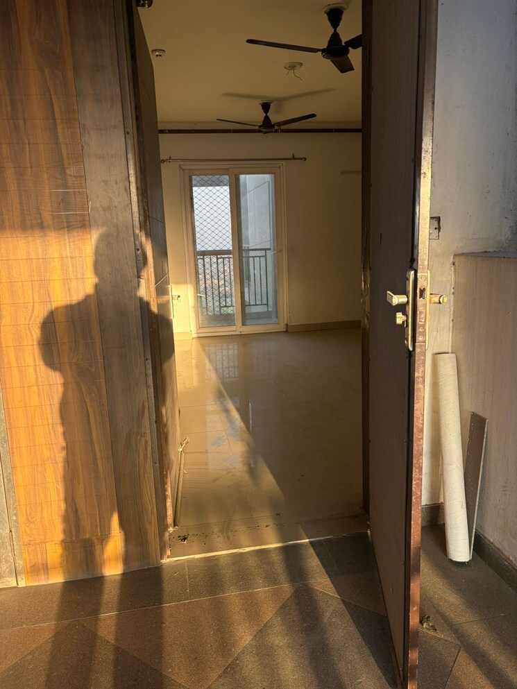 Room, ratan-pearls 3 Bedroom 1370 Sq.Ft. Apartment In Sector 16 Greater Noida Greater Noida 9595030