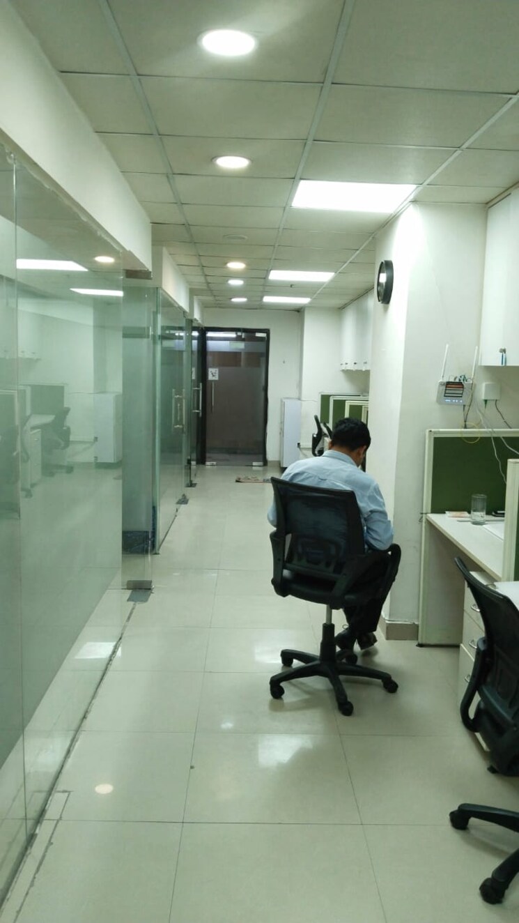 Team Area, connaught place Commercial Office Space 1211 Sq.Ft. In Connaught Place Delhi 9595090