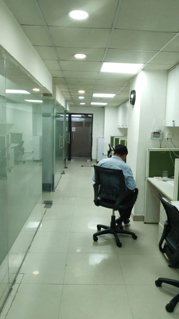 Team Area, connaught place Commercial Office Space 1225 Sq.Ft. In Connaught Place Delhi 9595152