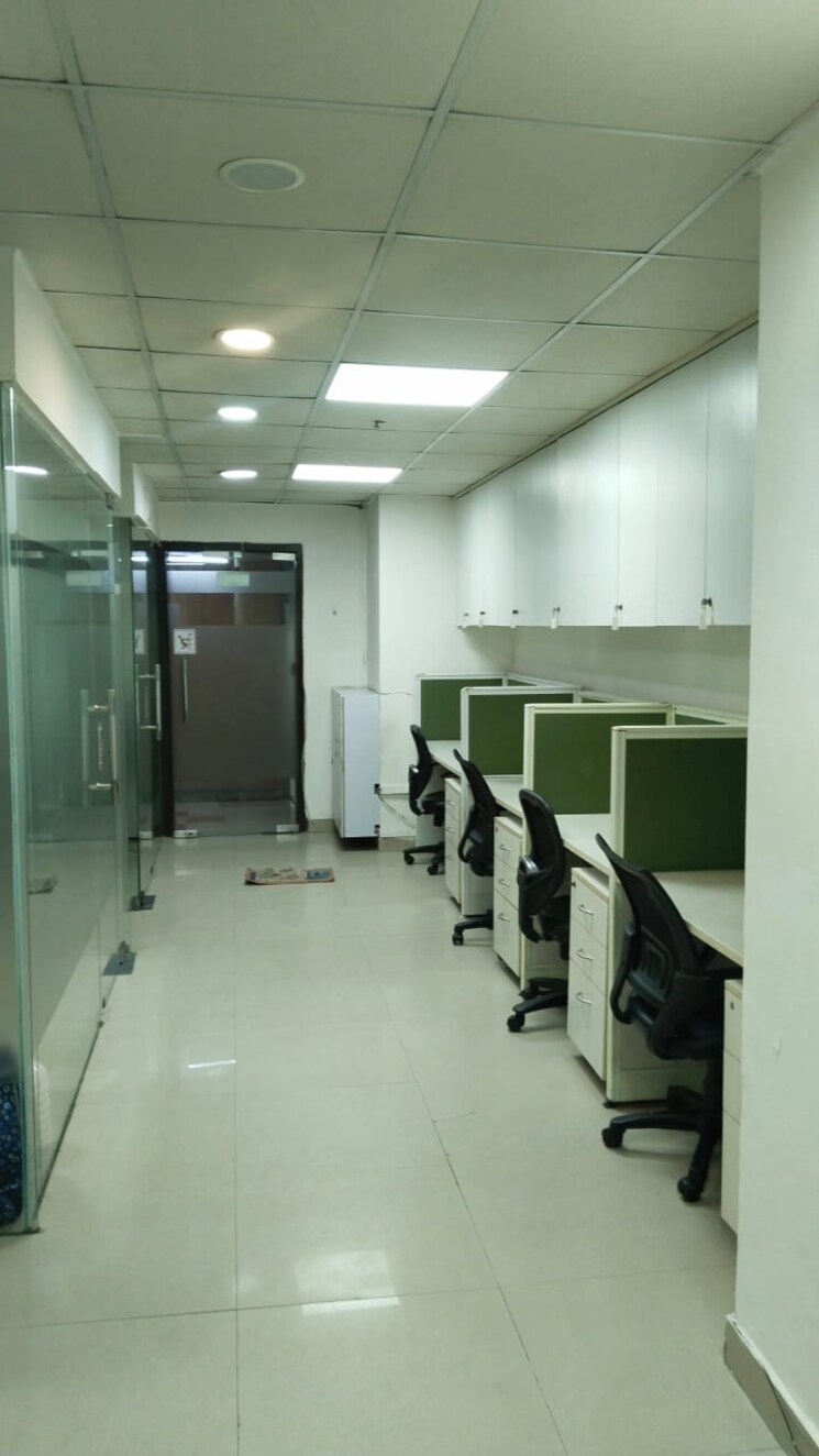 Team Area, connaught place Commercial Office Space 1211 Sq.Ft. In Connaught Place Delhi 9595090