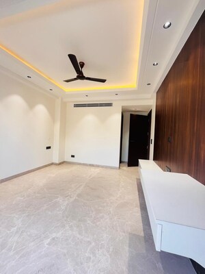 Kitchen in 3 BHK Builder Floor at Sector 31 – for Rent