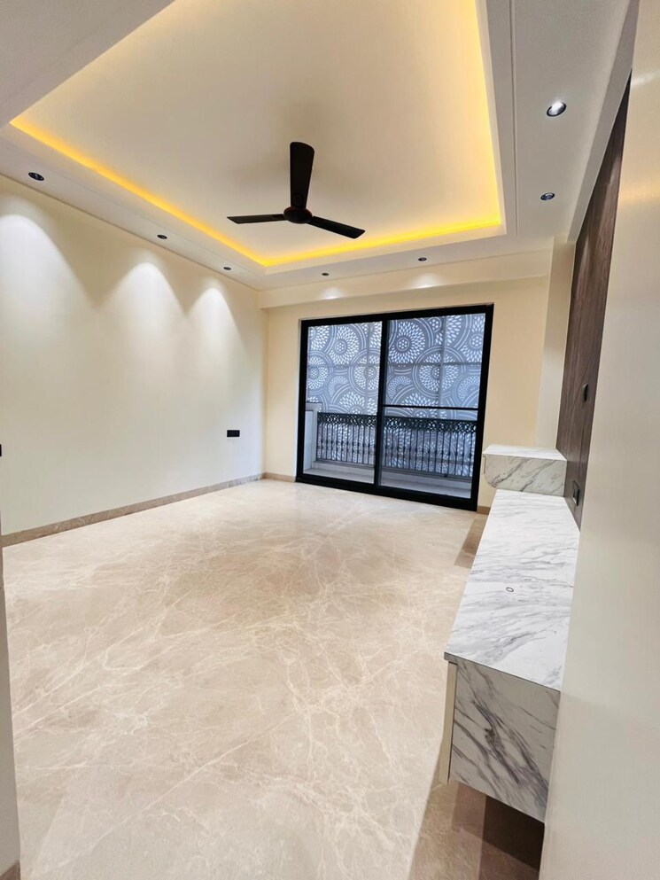 Room, sector 31 3 Bedroom 3240 Sq.Ft. Builder Floor In Sector 31 Gurgaon 9595233