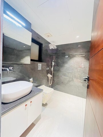 Kitchen in 3 BHK Builder Floor at Sector 31 – for Rent