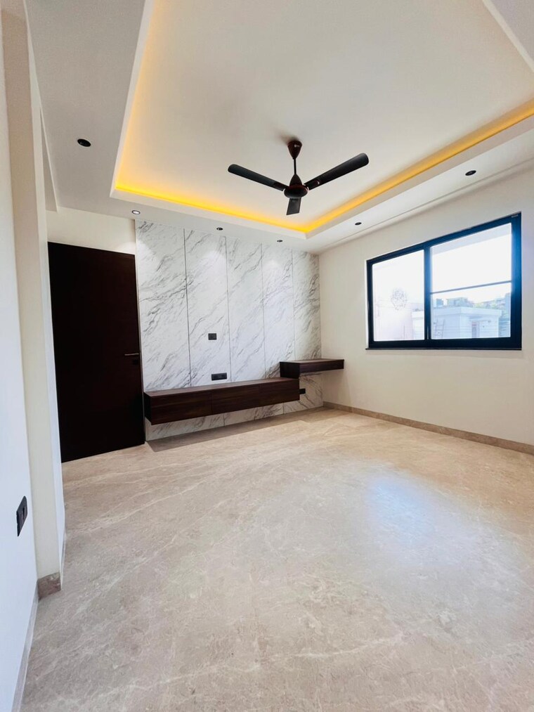Room, sector 31 3 Bedroom 3240 Sq.Ft. Builder Floor In Sector 31 Gurgaon 9595233