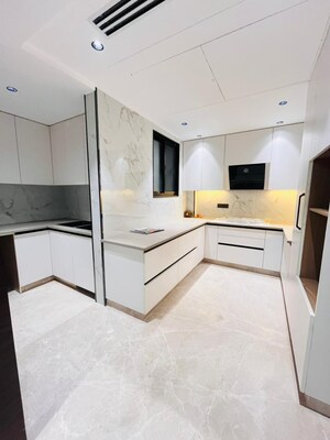 Kitchen in 3 BHK Builder Floor at Sector 31 – for Rent