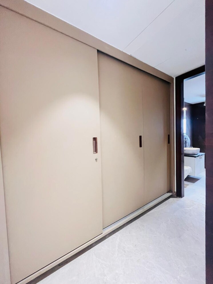 Room, sector 31 3 Bedroom 3240 Sq.Ft. Builder Floor In Sector 31 Gurgaon 9595233