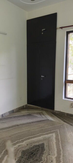 Room in 3 BHK Apartment at Shatabdi Vihar Sector-61, Sector 61 – for Rent