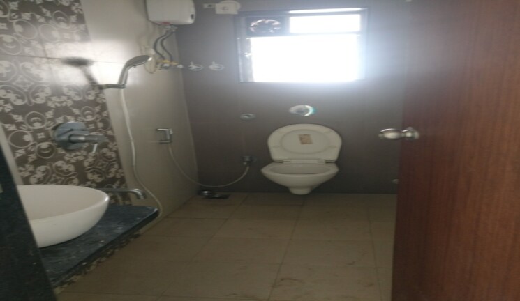 Bathroom, vile parle east 3 Bedroom 810 Sq.Ft. Apartment In Vile Parle East Mumbai 9595229