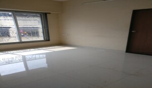 Room in 3 BHK Apartment at Vile Parle East – for Rent