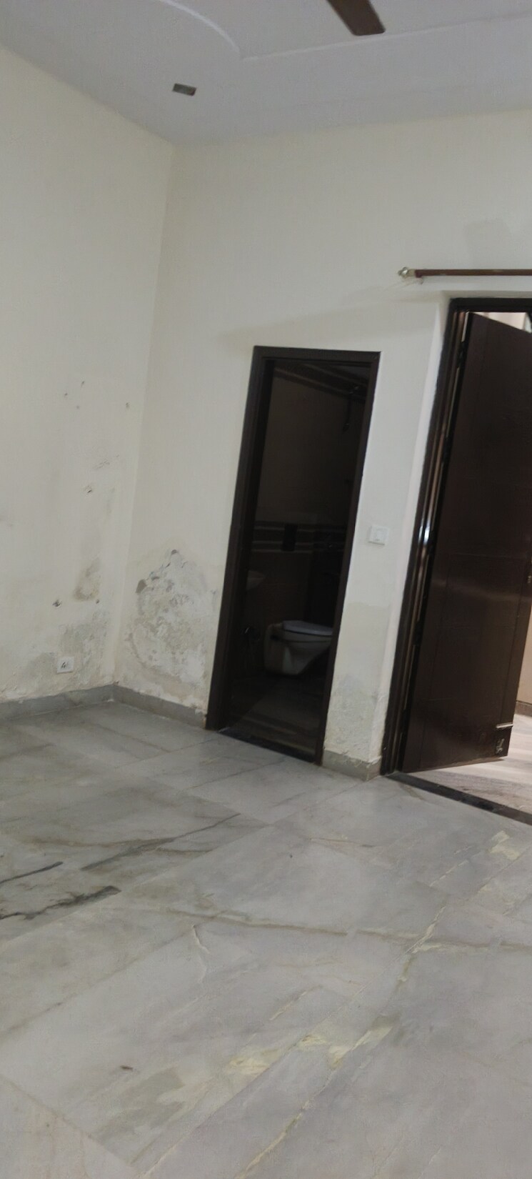 Room, shatabdi-vihar-sector-61 3 Bedroom 1750 Sq.Ft. Apartment In Sector 61 Noida 9595238