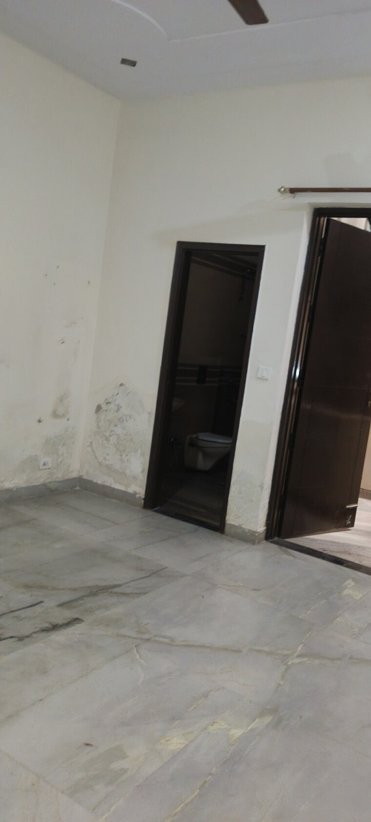 Room, shatabdi-vihar-sector-61 3 Bedroom 1750 Sq.Ft. Apartment In Sector 61 Noida 9595238