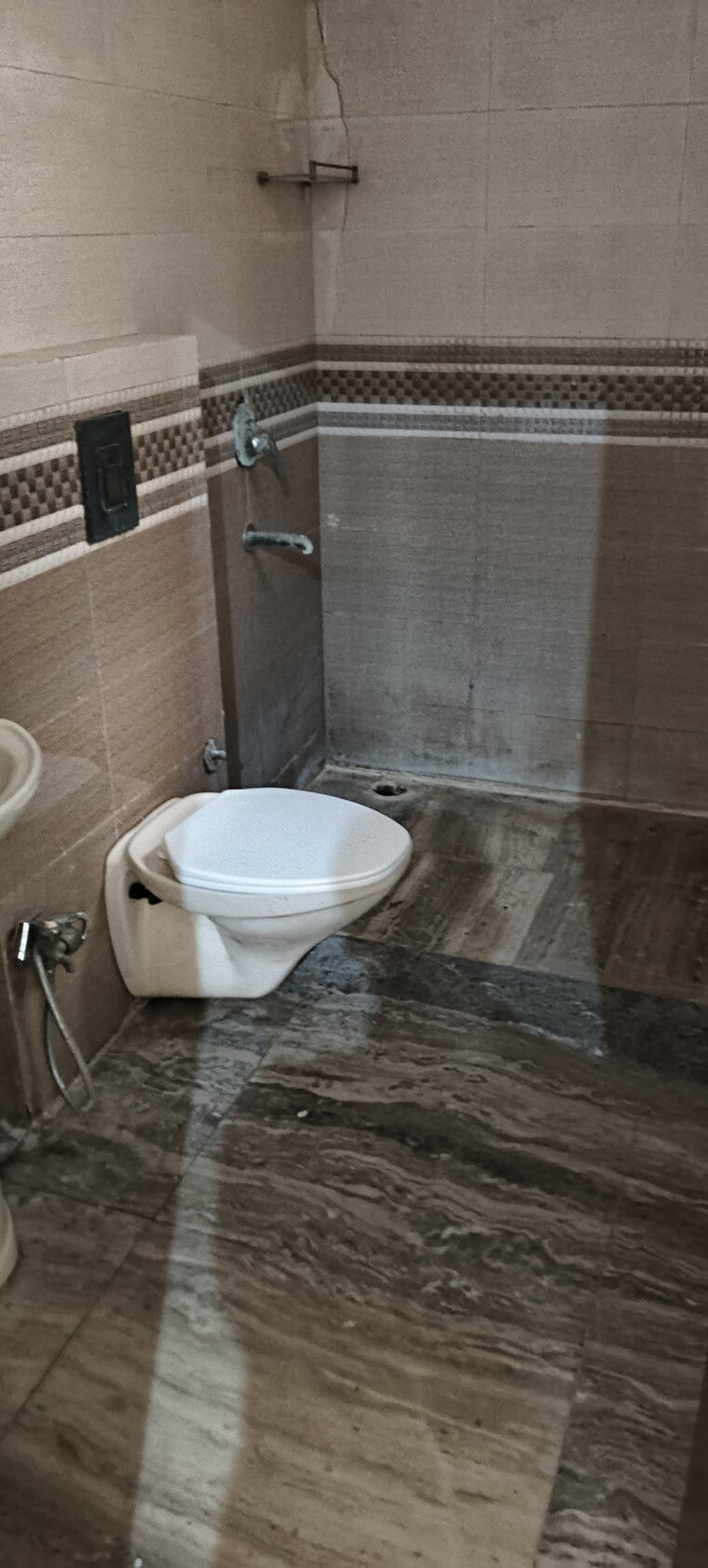 Bathroom, shatabdi-vihar-sector-61 3 Bedroom 1750 Sq.Ft. Apartment In Sector 61 Noida 9595238