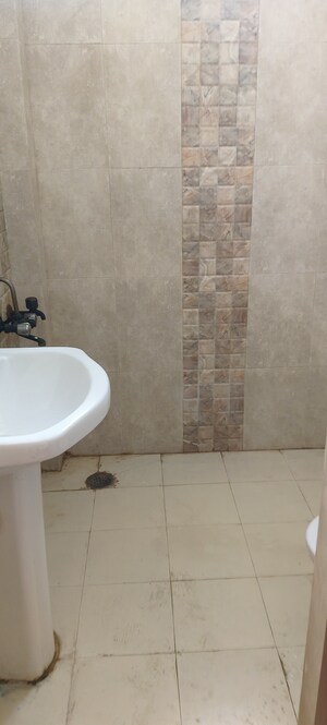 Bathroom in 3 BHK Apartment at Shatabdi Vihar Sector-61, Sector 61 – for Rent