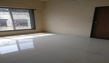 Room in 3 BHK Apartment at Vile Parle East – for Rent