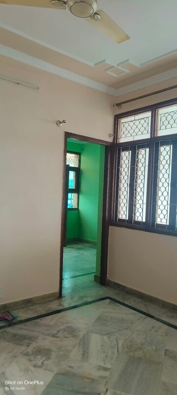 Room in 3.5 BHK Apartment at Shama Apartments, Sector 10 Dwarka – for Rent