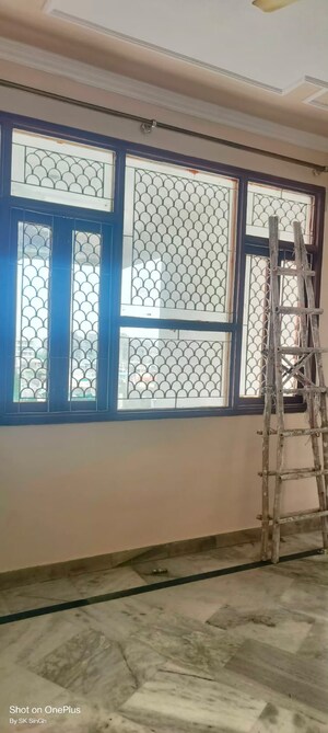 Room in 3.5 BHK Apartment at Shama Apartments, Sector 10 Dwarka – for Rent