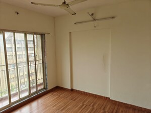 Room in 3 BHK Apartment at Jagdeo Path – for Sale