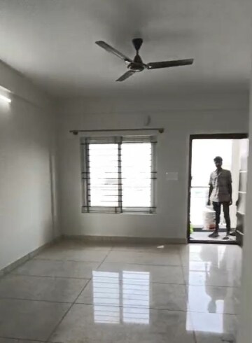 Room in 2 BHK Apartment at Hsr Layout – for Rent
