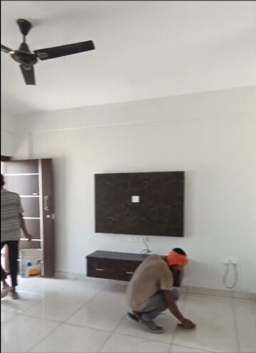 Room in 2 BHK Apartment at Hsr Layout – for Rent