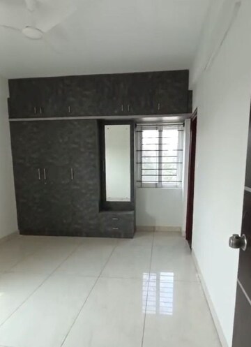 Room in 2 BHK Apartment at Hsr Layout – for Rent