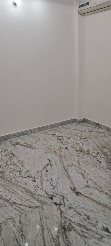 Master Bedroom in 3 BHK Builder Floor at Laxmi Nagar – for Sale