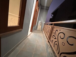 2 BHK Builder Floor For Rent in Chattarpur