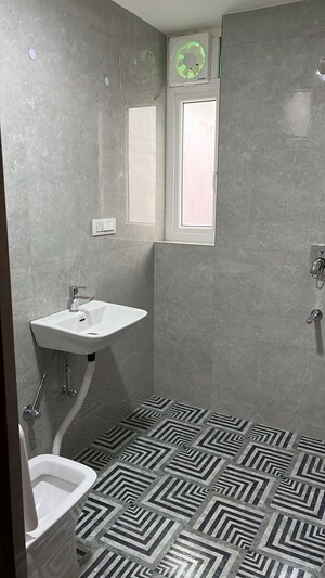 Bathroom in 3 BHK Apartment at Sector 3 Dwarka – for Rent
