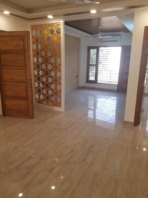 Furnished Amenities in 3 BHK Builder Floor at Sector 85 – for Sale