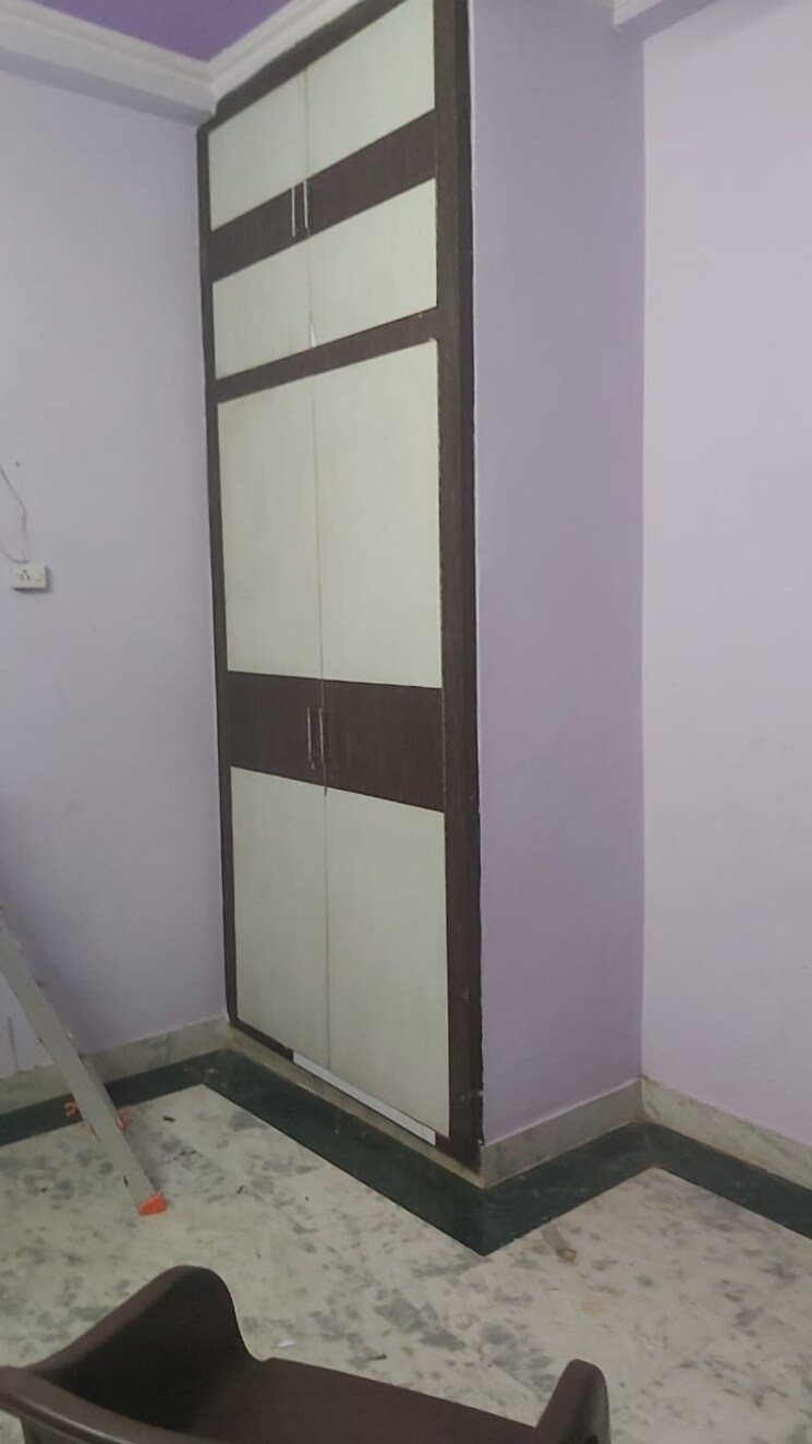 Room, mayur vihar 1.5 Bedroom 400 Sq.Ft. Builder Floor In Mayur Vihar Delhi 9595390