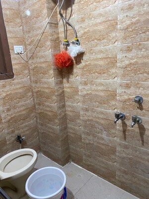 Bathroom in 1.5 BHK Apartment at Mayur Vihar – for Rent