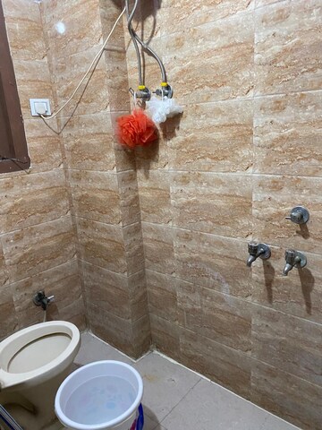 Bathroom in 1.5 BHK Apartment at Mayur Vihar – for Rent