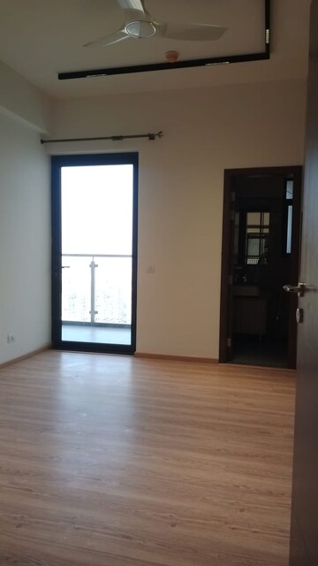 Room in 3 BHK Apartment at M3M Golf Estate, Sector 65 – for Sale