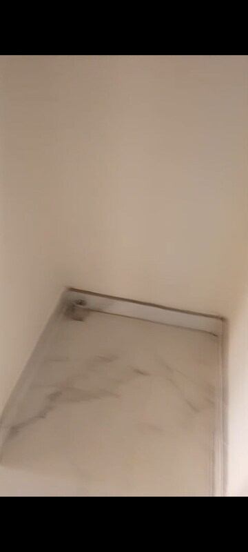 Room in 2 BHK Apartment at Marol – for Rent