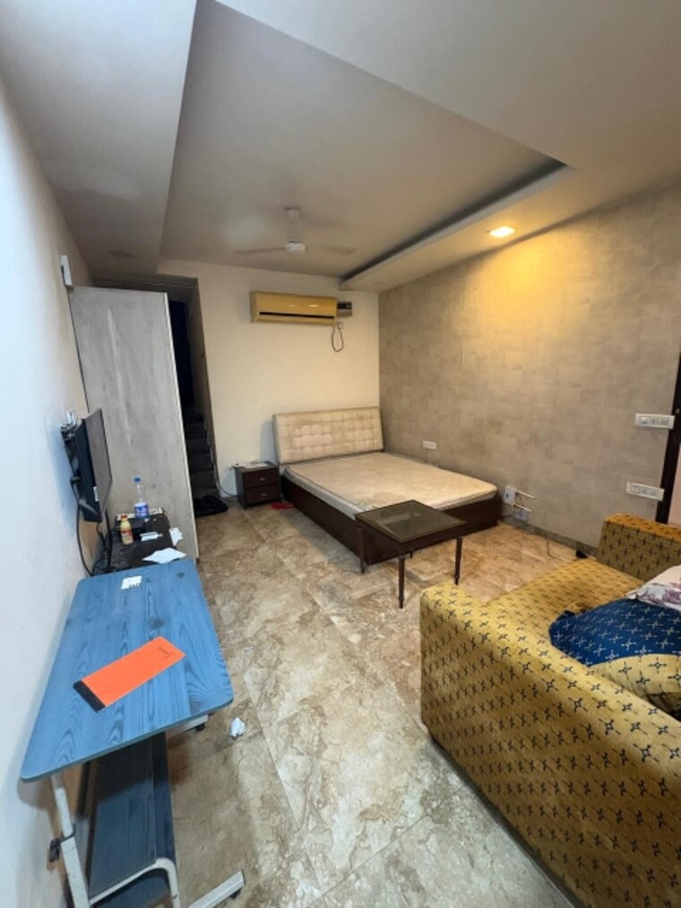 Master Bedroom, chittaranjan park 1 RK 550 Sq.Ft. Builder Floor In Chittaranjan Park Delhi 9595454