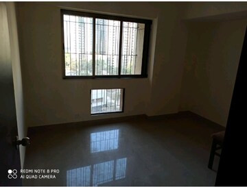 Room in 2 BHK Apartment at Runwal Garden City, Balkum Pada – for Rent