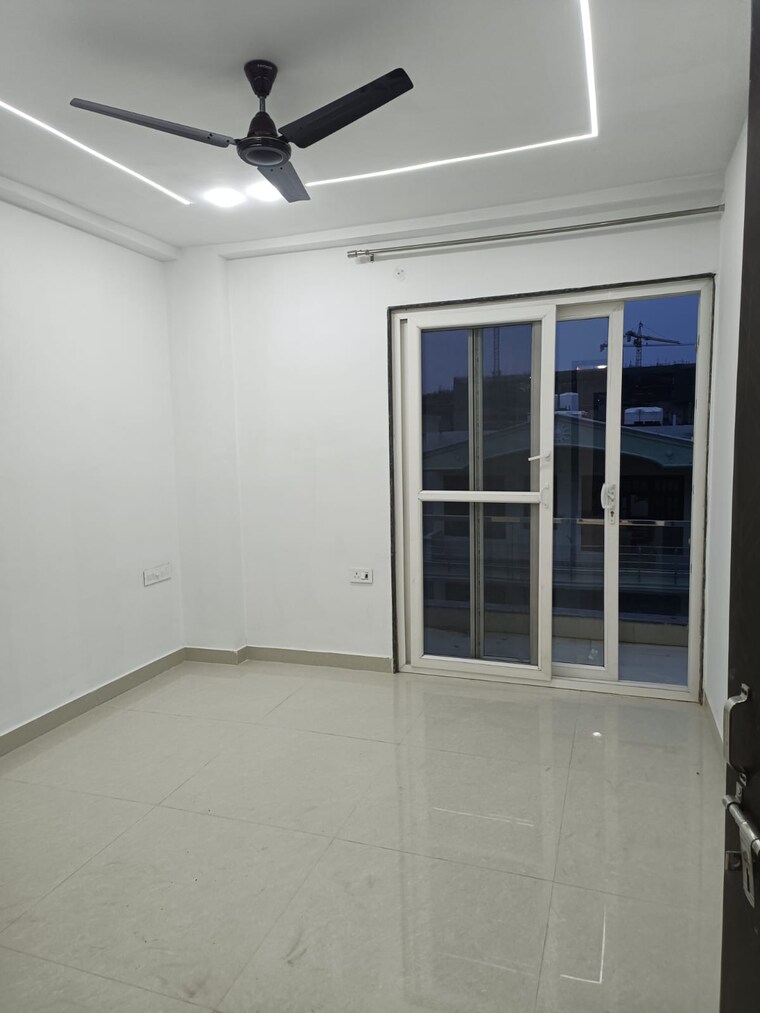 Room, sector 47 3 Bedroom 1850 Sq.Ft. Builder Floor In Sector 47 Gurgaon 9595458