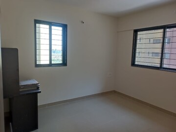 Room in 2 BHK Apartment at Magarpatta Riverview City, Loni Kalbhor – for Rent