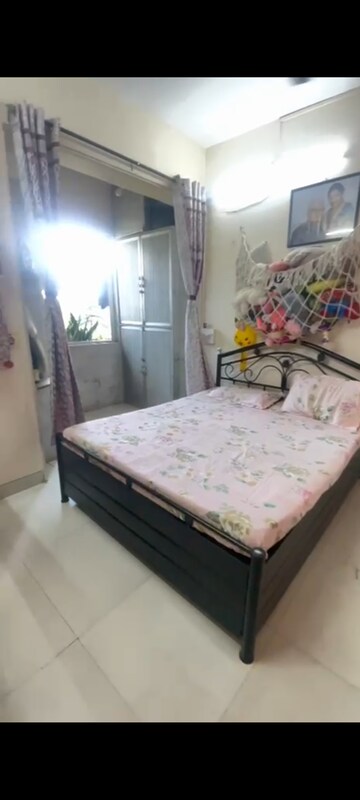 Bedroom in 2 BHK Apartment at Chembur – for Rent